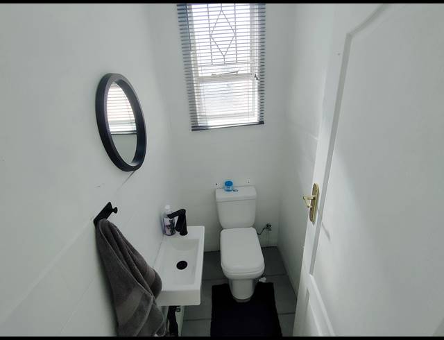 2 BEDROOM TOWNHOUSE FOR SALE IN BRACKENHURST
